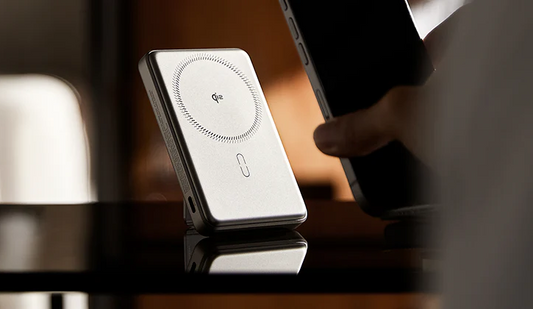 Power Bank vs. Wireless Charger: Which is Better for Corporate Gifts?